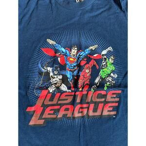 🇺🇸. Justice League Men's Short Sleeve Shirt, Size Medium